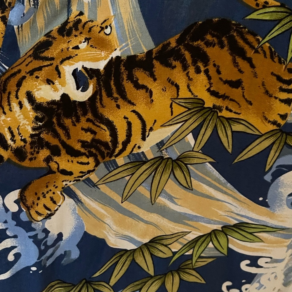 Tropical Tiger Print Casual Men’s Short Sleeve Shirt - Picture 4 of 7